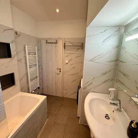 Tiny House, Renowned Location, 20 Minutes From Prague بيت للعطل *