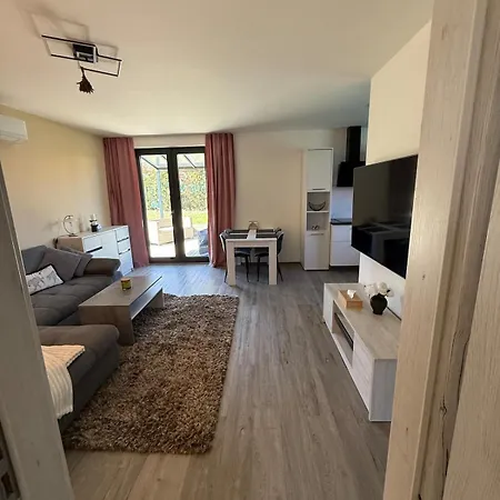 Tiny House, Renowned Location, 20 Minutes From Prague Holiday home *